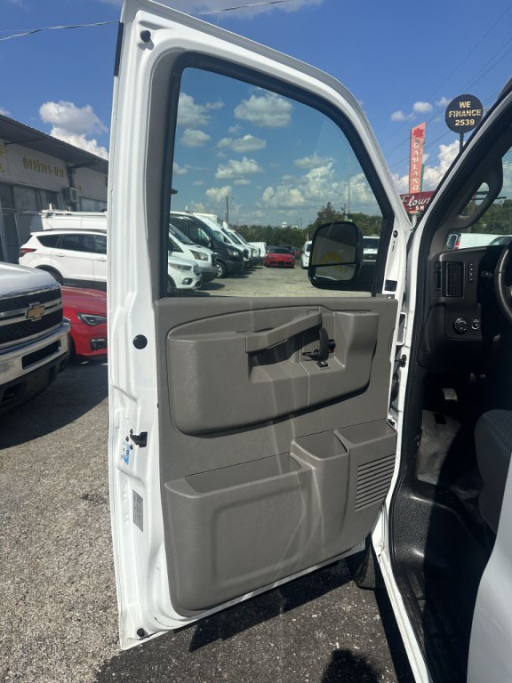2019 Chevrolet Express Image 15