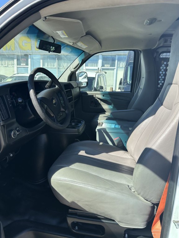 2014 Chevrolet Express Image 15