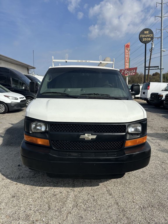 2011 Chevrolet Express Image 2