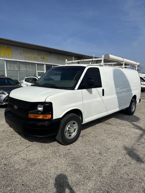 2011 Chevrolet Express Image 3