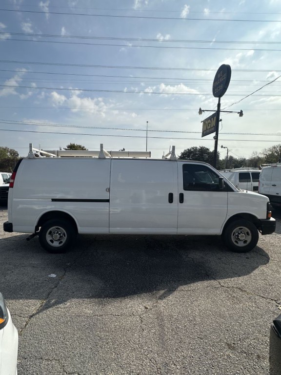 2011 Chevrolet Express Image 8
