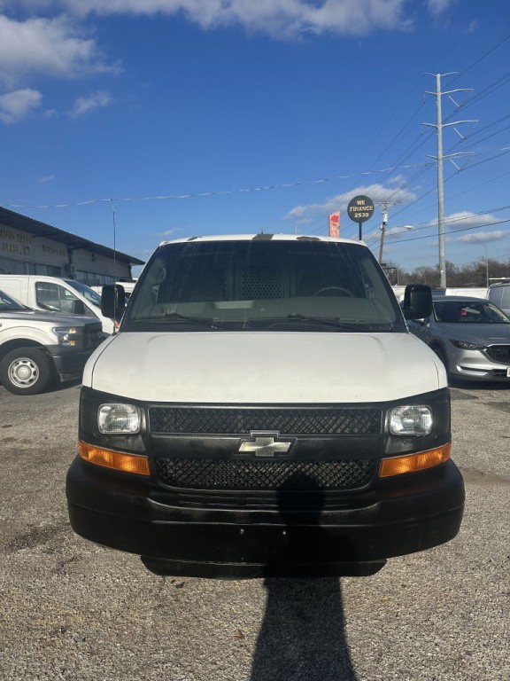 2010 Chevrolet Express Image 1