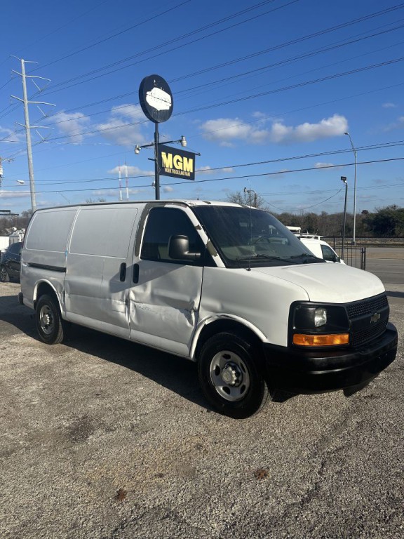 2010 Chevrolet Express Image 2