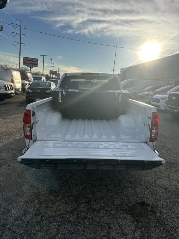 2016 Nissan Frontier Image 13