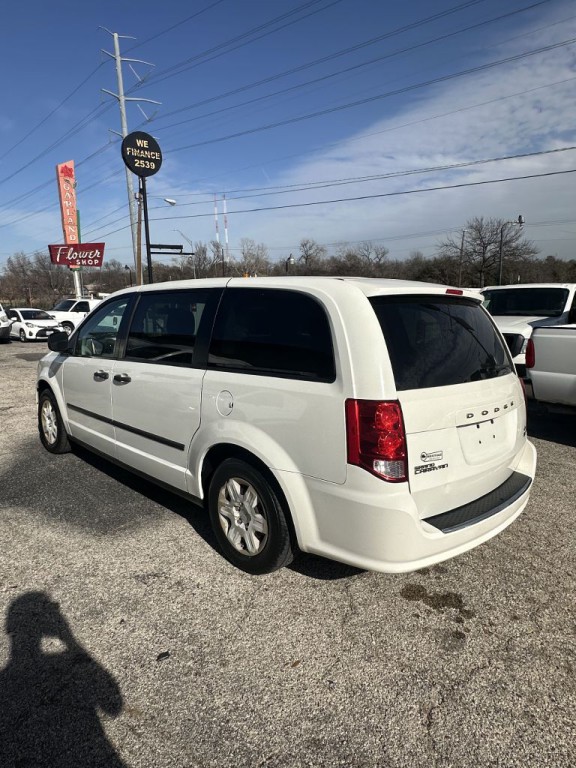 2011 Dodge Grand Caravan Image 4