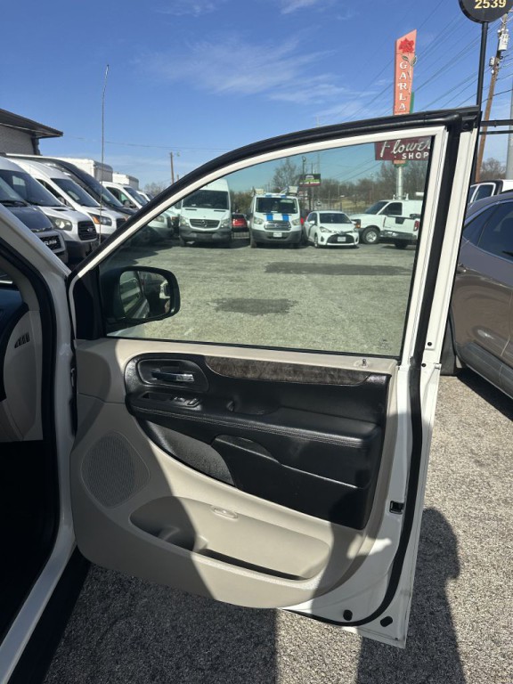 2011 Dodge Grand Caravan Image 9