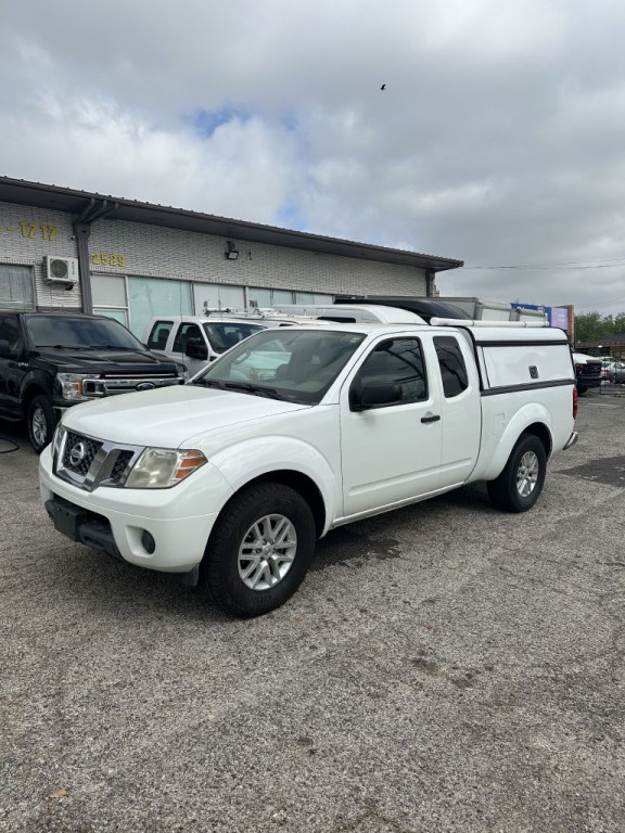 2015 Nissan Frontier Image 2