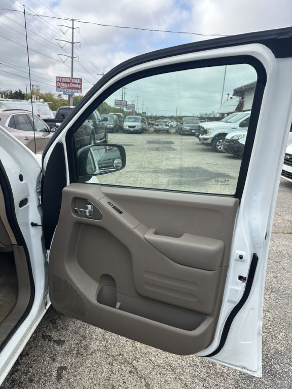 2015 Nissan Frontier Image 6