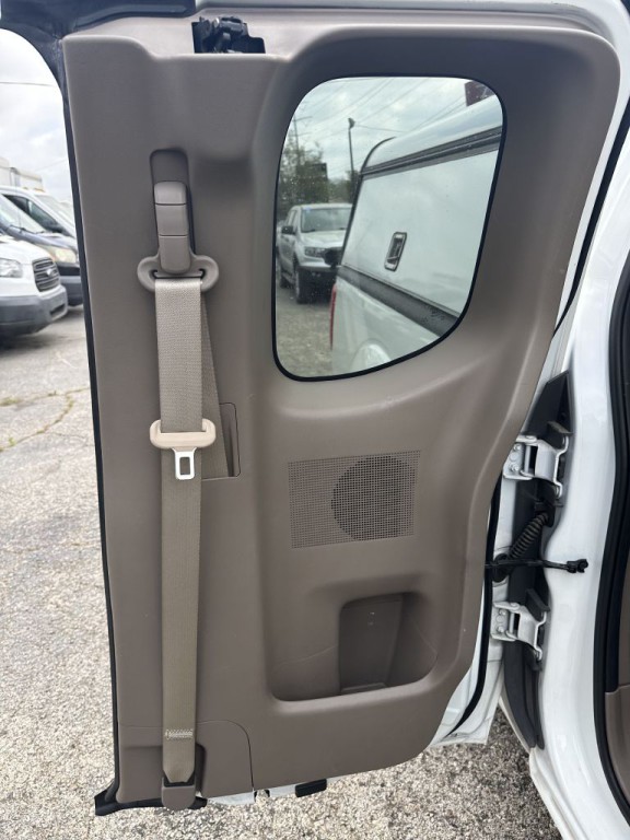 2015 Nissan Frontier Image 8