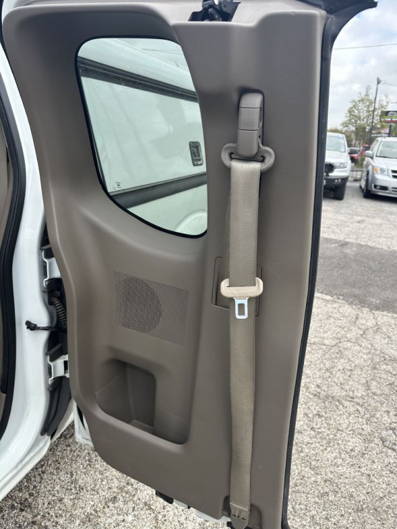 2015 Nissan Frontier Image 14