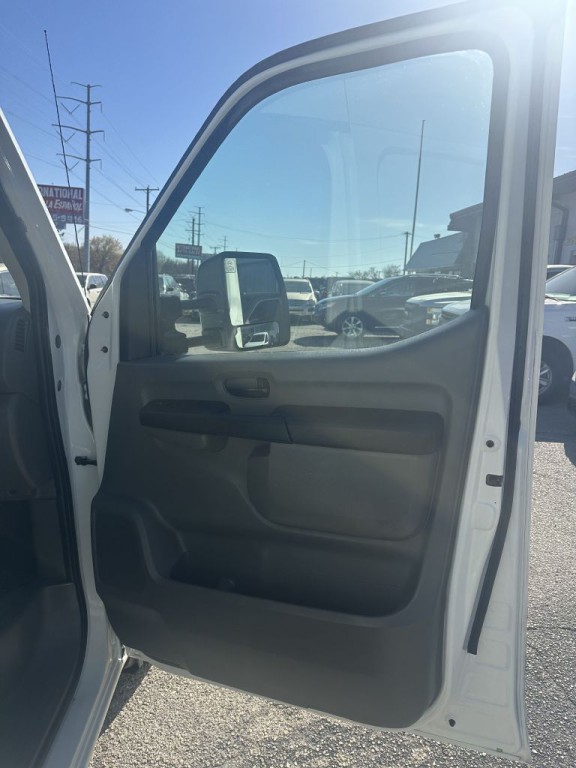 2020 Nissan NV Image 9
