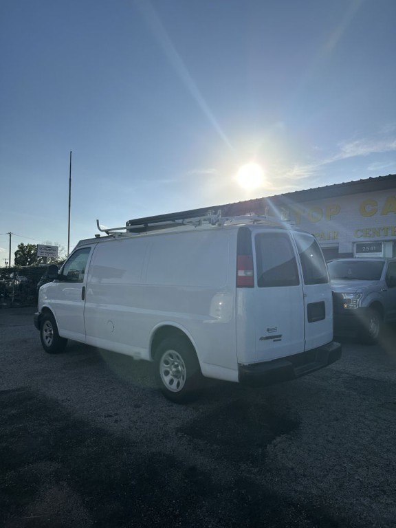 2014 Chevrolet Express Image 4