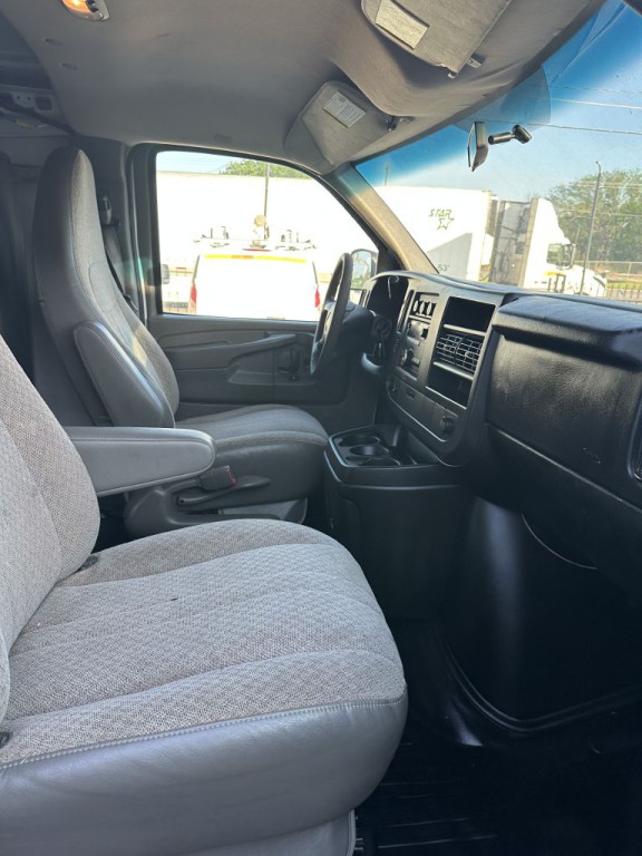 2014 Chevrolet Express Image 10