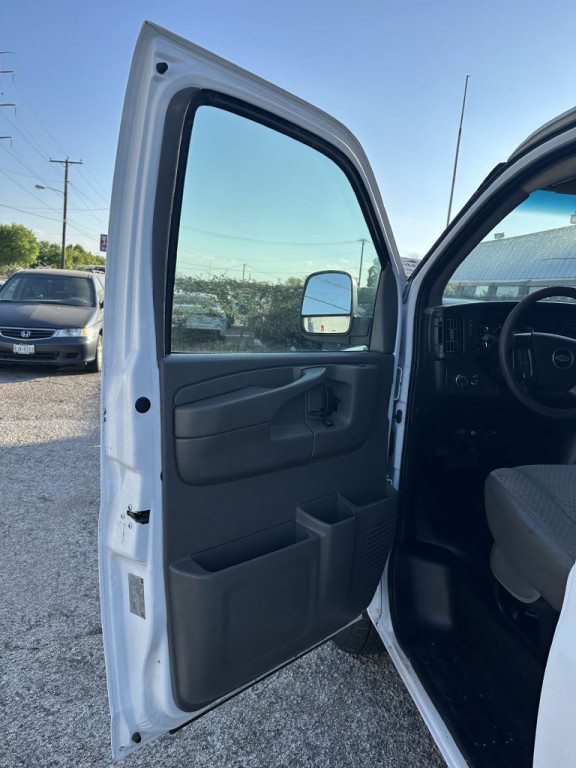 2014 Chevrolet Express Image 16