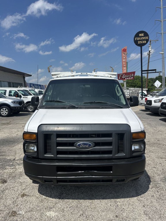 2011 Ford Econoline Image 2