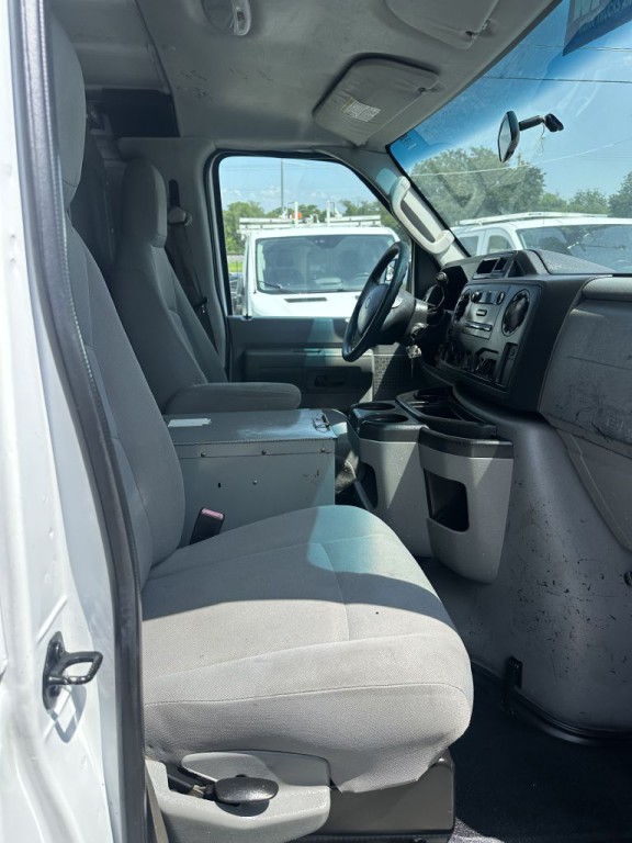 2011 Ford Econoline Image 10