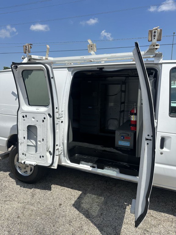 2011 Ford Econoline Image 11