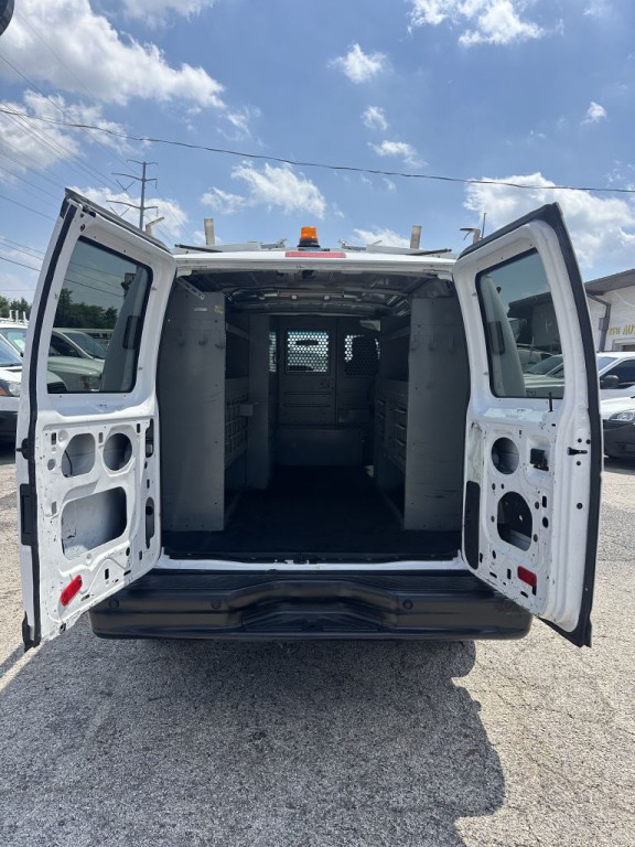 2011 Ford Econoline Image 13