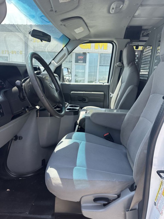 2011 Ford Econoline Image 16