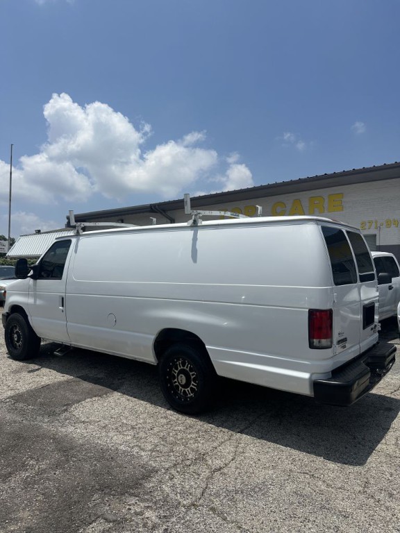 2013 Ford Econoline Image 4