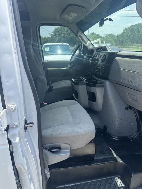 2013 Ford Econoline Image 10