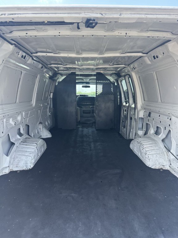 2013 Ford Econoline Image 14