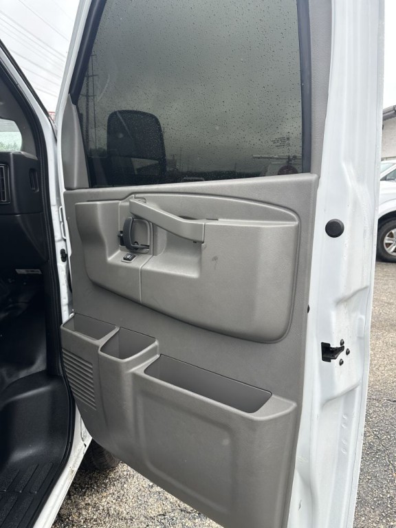 2018 Chevrolet Express Image 9