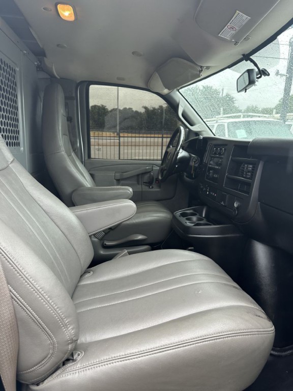 2018 Chevrolet Express Image 10