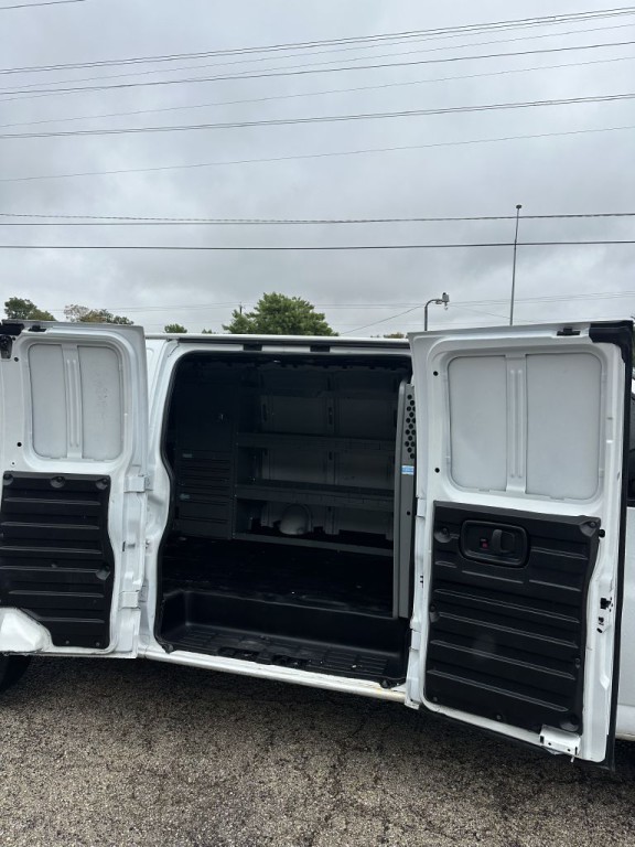 2018 Chevrolet Express Image 11