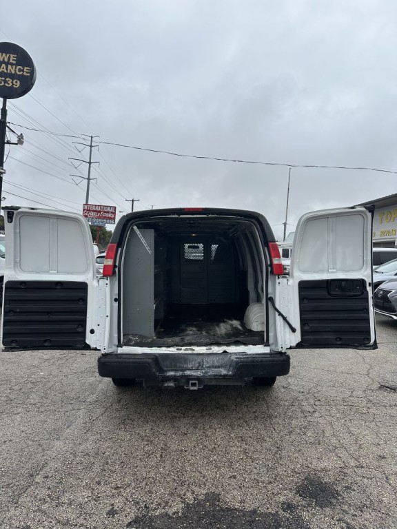 2018 Chevrolet Express Image 13
