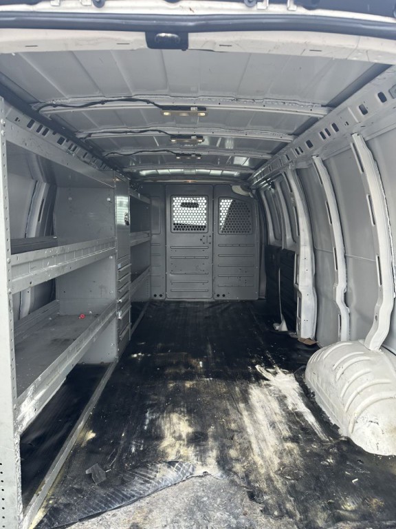 2018 Chevrolet Express Image 14