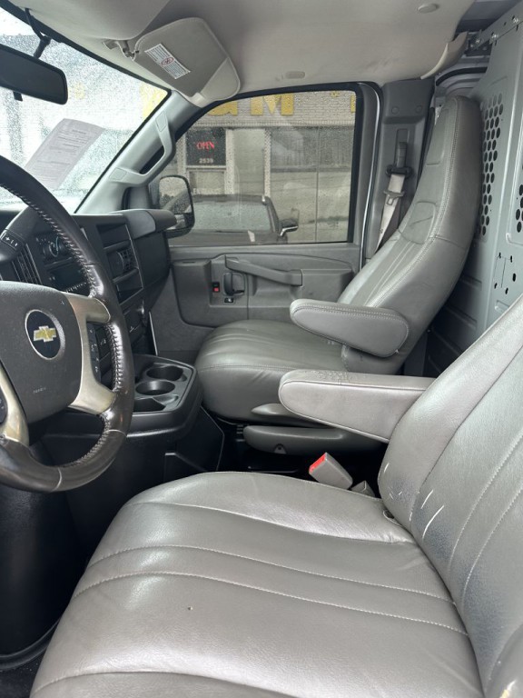 2018 Chevrolet Express Image 16