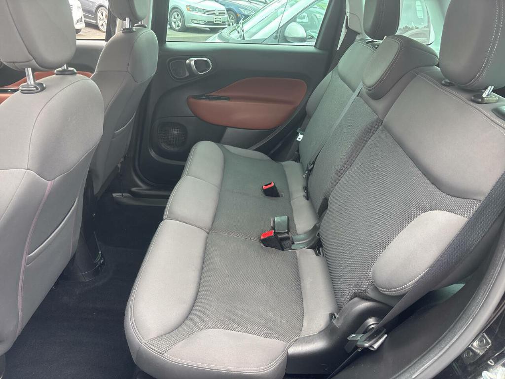 2014 FIAT 500L Image 11