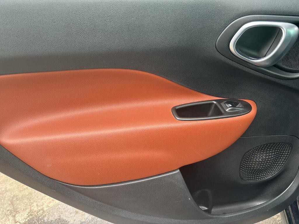 2014 FIAT 500L Image 12