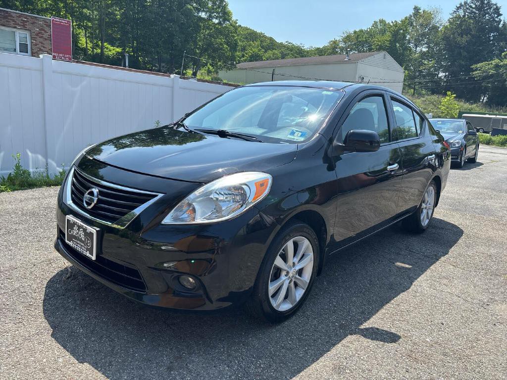 2014 Nissan Versa Image 2