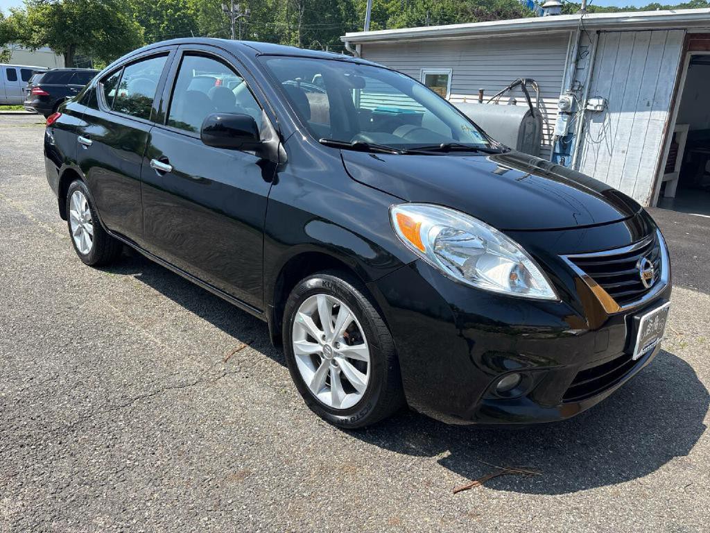 2014 Nissan Versa Image 4