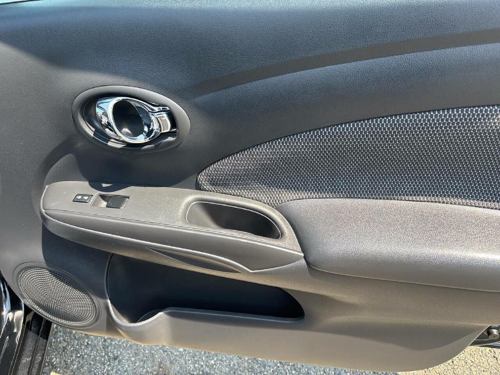 2014 Nissan Versa Image 15