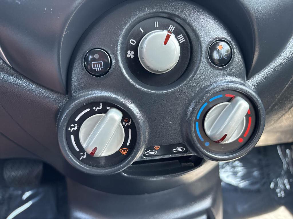 2014 Nissan Versa Image 23