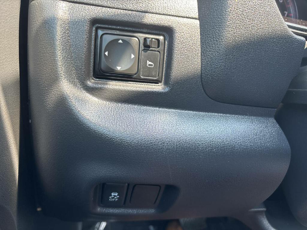 2014 Nissan Versa Image 28