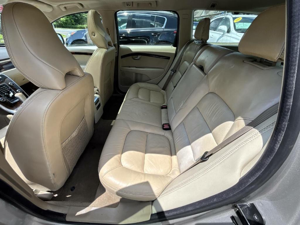 2012 Volvo XC70 Image 10