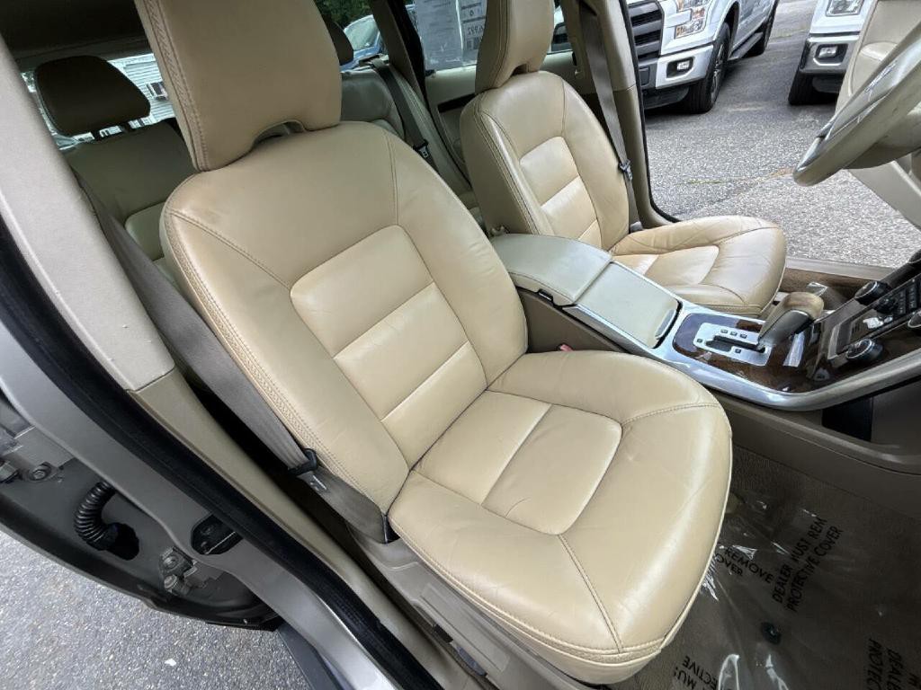2012 Volvo XC70 Image 13