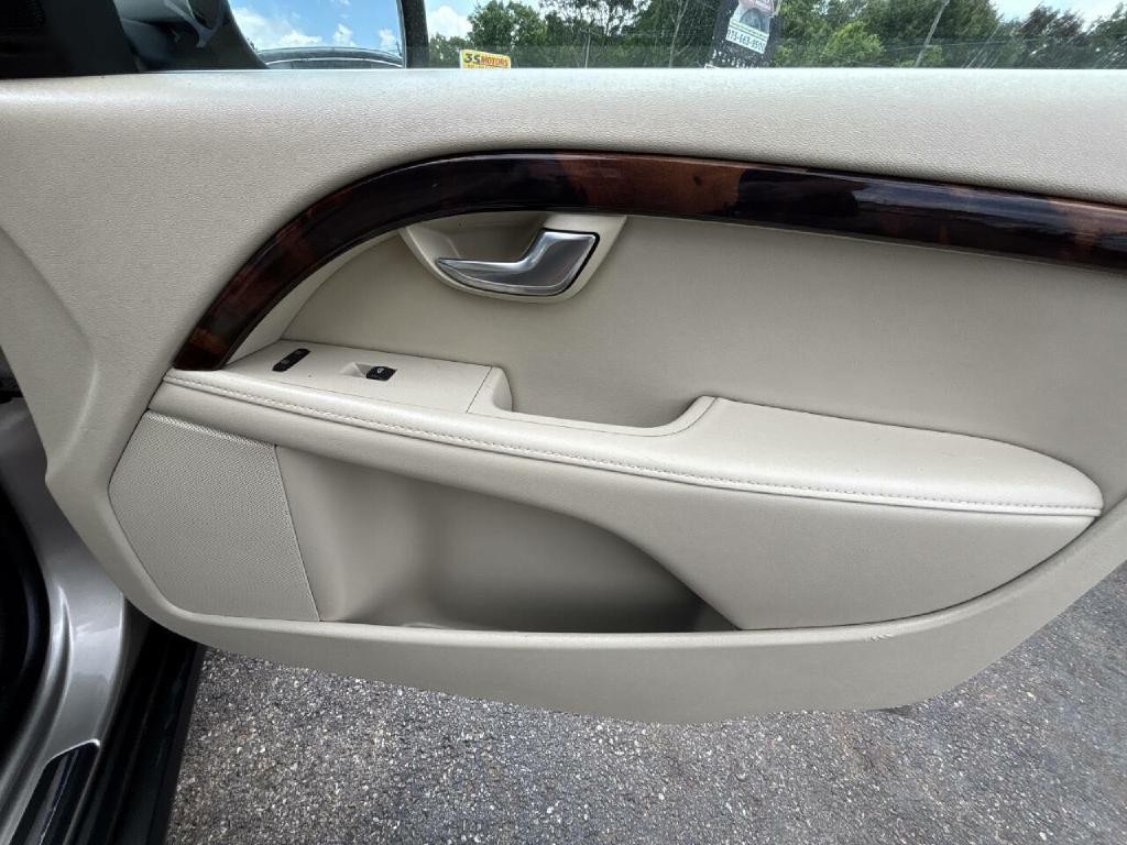 2012 Volvo XC70 Image 14