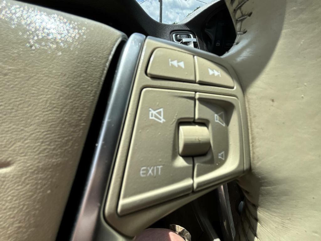 2012 Volvo XC70 Image 22