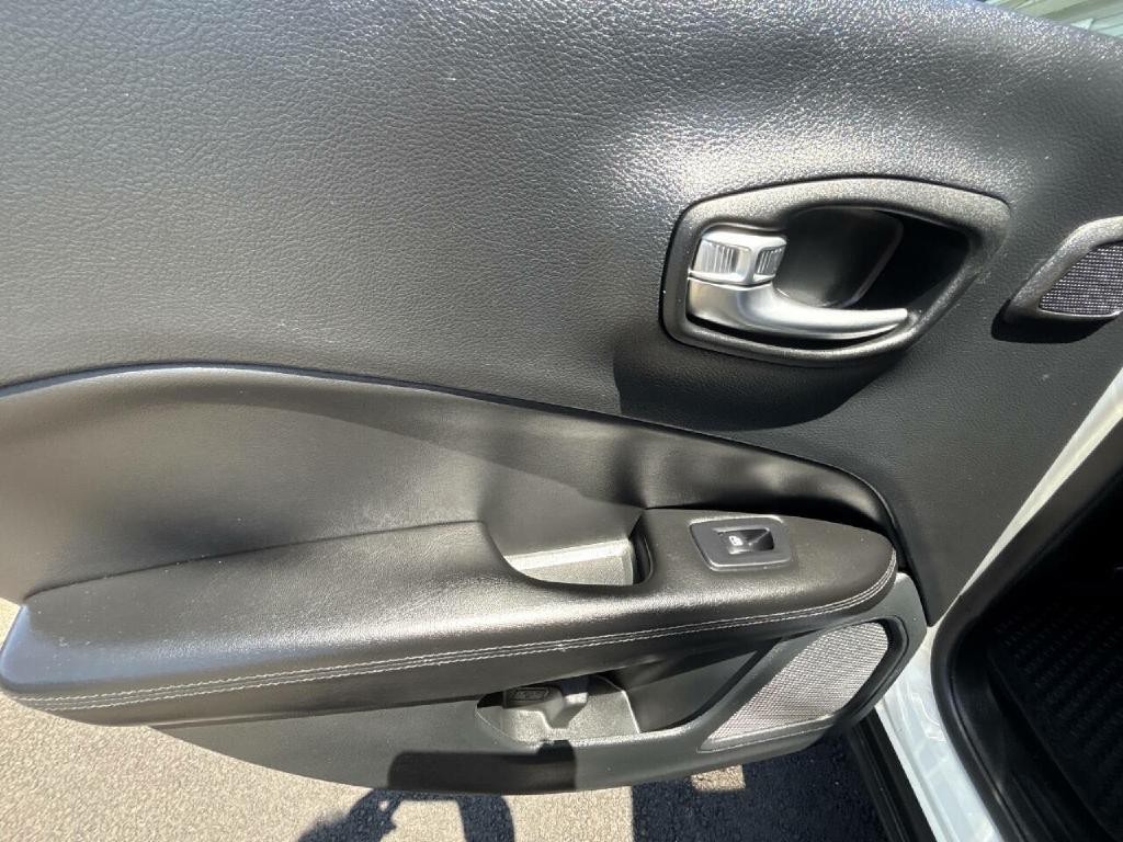 2021 Jeep Compass Image 12