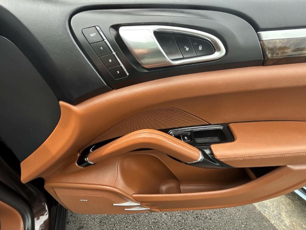 2017 Porsche Cayenne Image 15