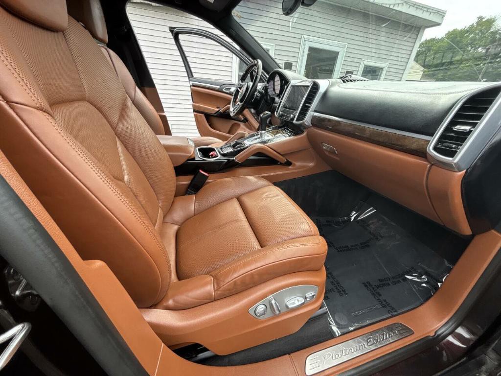 2017 Porsche Cayenne Image 16
