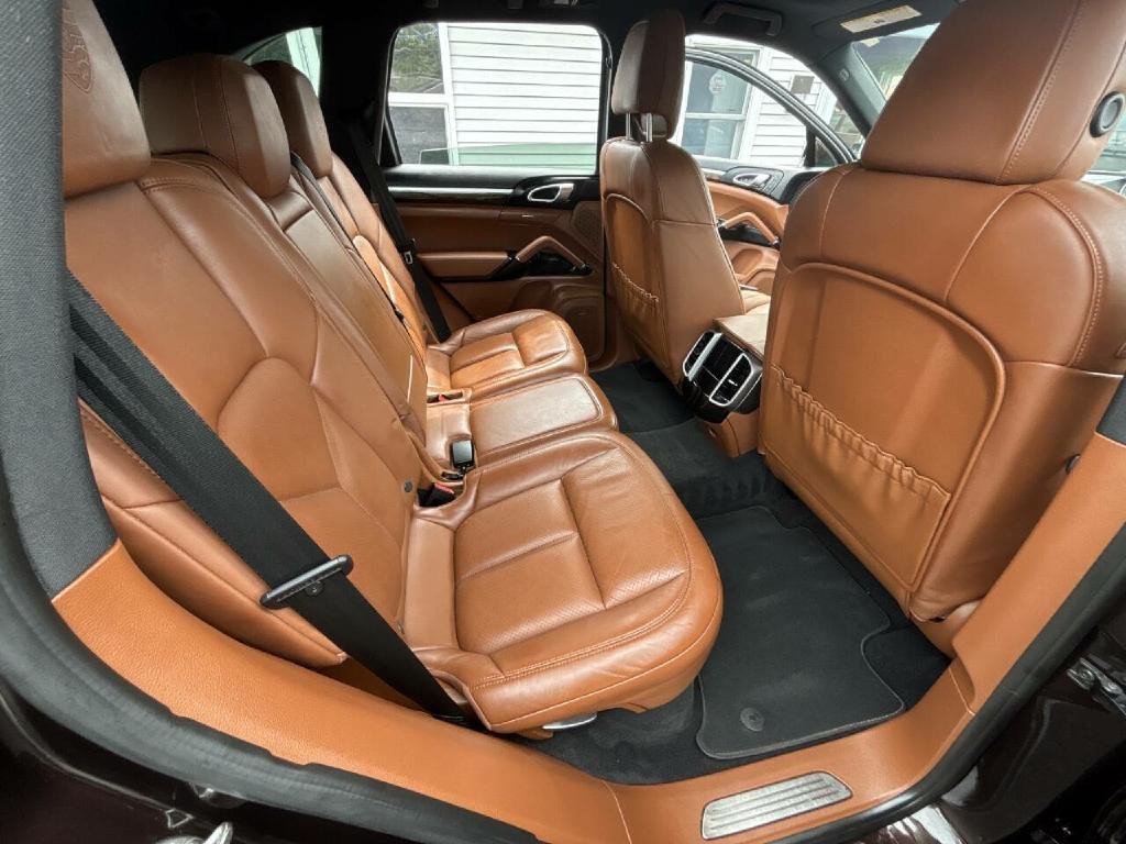 2017 Porsche Cayenne Image 17