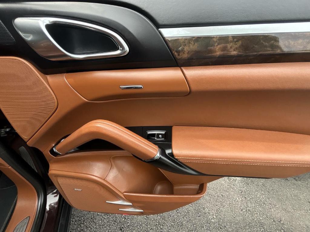 2017 Porsche Cayenne Image 18