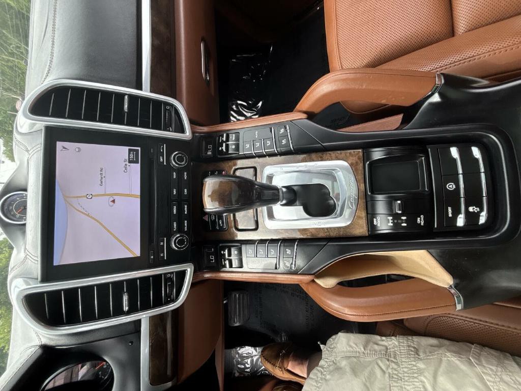 2017 Porsche Cayenne Image 22