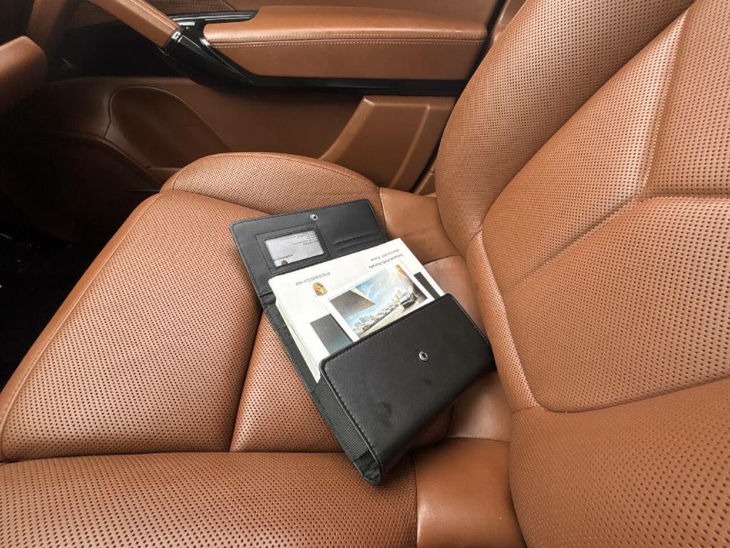 2017 Porsche Cayenne Image 26